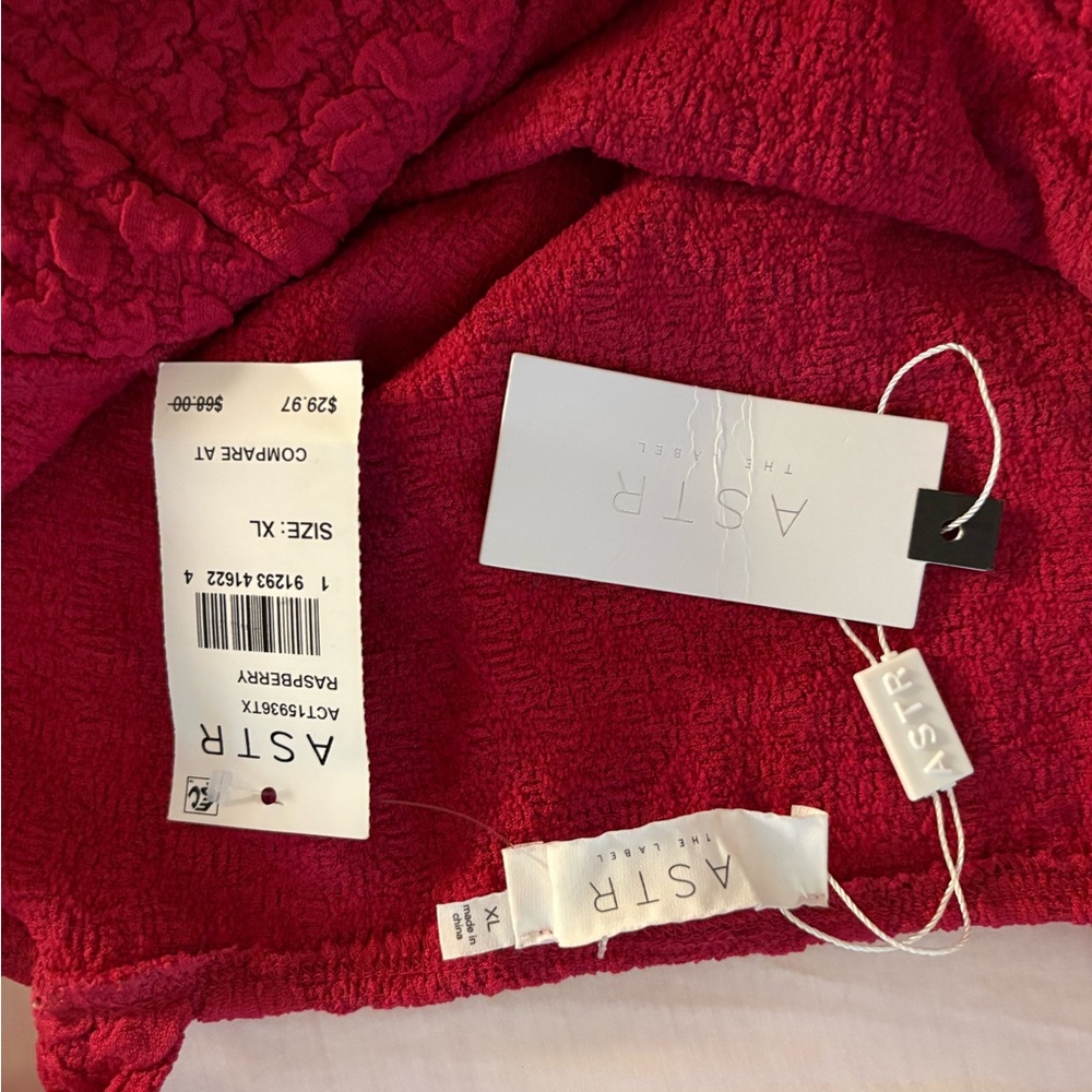 ASTR Aria Bodysuit Raspberry Textured - Picture 3 of 5